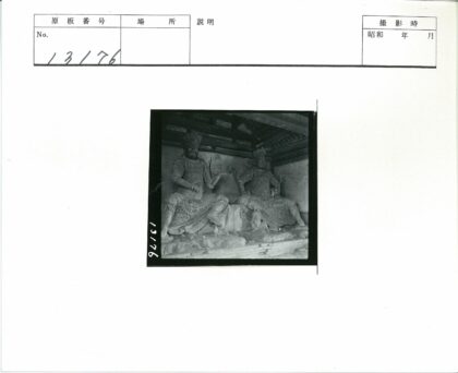 古建木构内精细石像雕刻.jpg