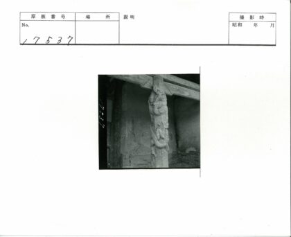 古建筑石柱龙雕特写.jpg