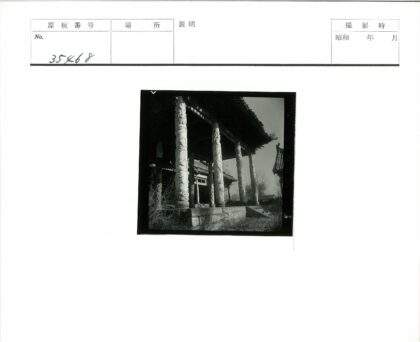 古建筑雕柱悬檐晴空景观.jpg