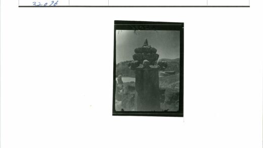 古石碑雕刻与山地景观.jpg