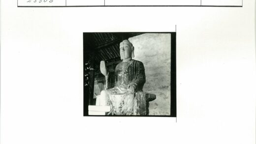 古老佛像坐姿特写.jpg