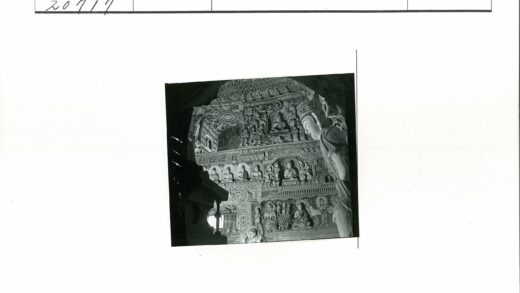 古老洞穴寺庙佛像石雕艺术.jpg