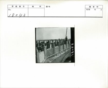 古老石桥与田野风光.jpg