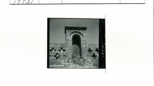 古老砖砌拱形石建筑.jpg