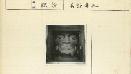 古老门脸雕塑残损特写.jpg