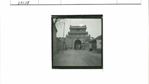 古街拱门传统建筑街景.jpg