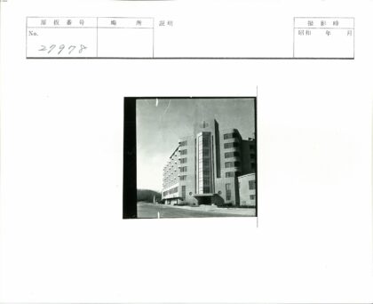 圆角多层建筑远景.jpg