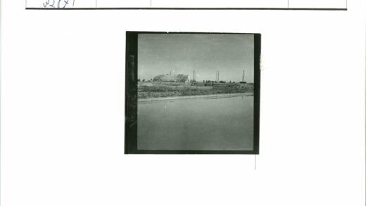 圆顶建筑水域风光.jpg