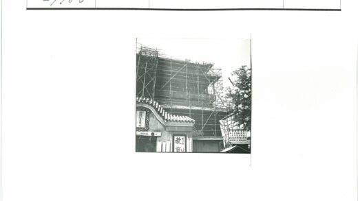 在建瓦屋顶建筑施工实景.jpg