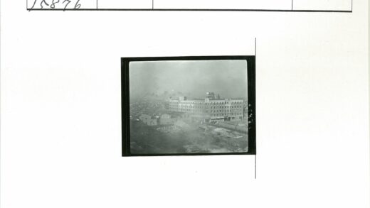 城市多层建筑与街道景观.jpg