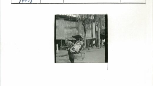 城市街道人力车景象.jpg