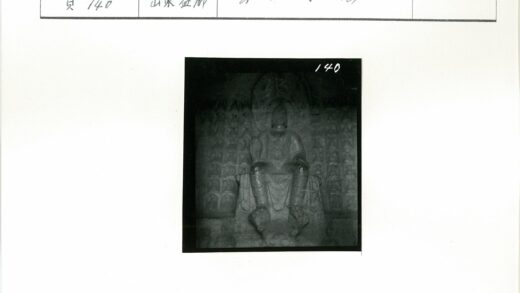壁龛大石像与小雕刻人物.jpg