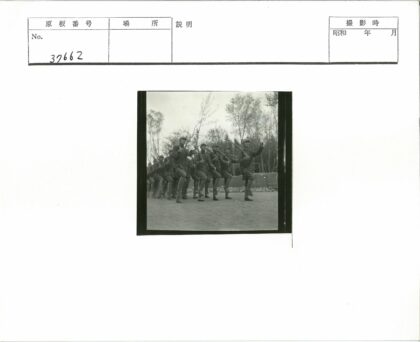 士兵冬季行军训练实拍.jpg