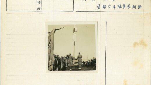 士兵列队升旗仪式户外场景.jpg