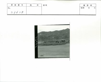 士兵列队山地阅兵现场.jpg
