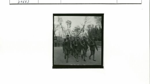士兵列队行进冬季训练.jpg