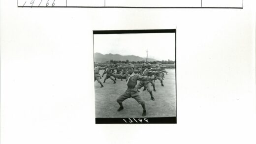 士兵户外山地训练实景.jpg