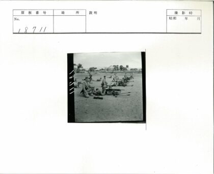 士兵沙地操作重机枪训练.jpg