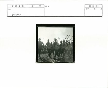 士兵沙地行军训练.jpg