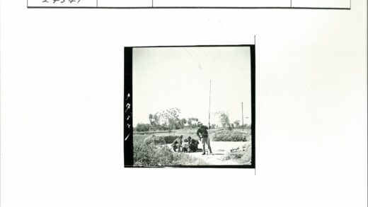 士兵田野检查战地设备.jpg