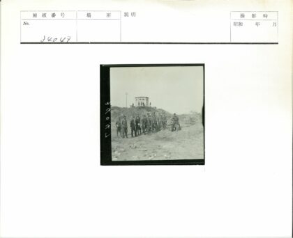 士兵草地列队训练照片.jpg