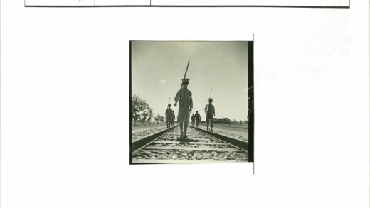 士兵铁路行军背景树木小山.jpg