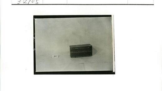 复古图案盒子与数字76卡片.jpg