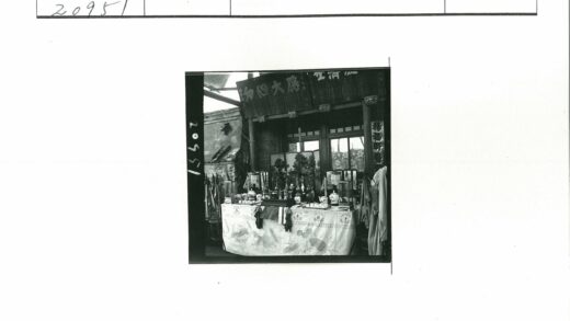 复古家居装饰与艺术摆件展示.jpg