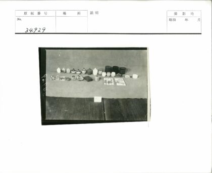 复古小罐子与容器收藏展示.jpg