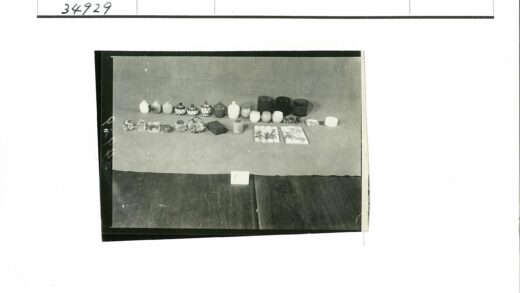 复古小罐子与容器收藏展示.jpg