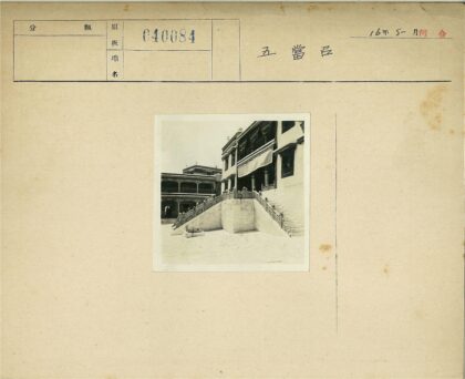 复古建筑楼梯扶手与阳台设计.jpg