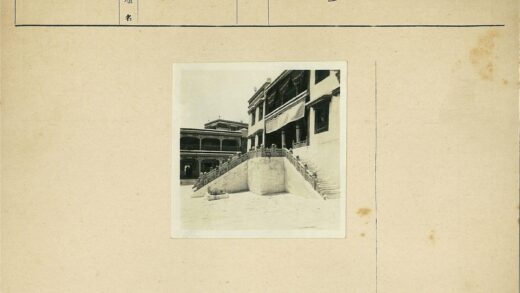 复古建筑楼梯扶手与阳台设计.jpg