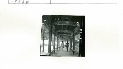 复古拱廊花园步道.jpg