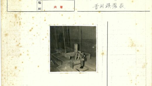 复古木制机械装置室内展示.jpg