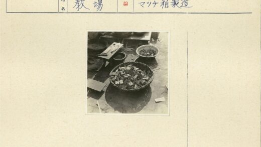复古火柴盒与木器碎片场景.jpg