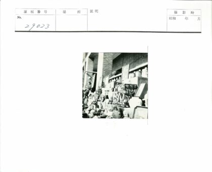 复古砖砌市场摊位陈列艺术品.jpg
