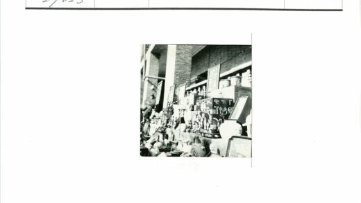 复古砖砌市场摊位陈列艺术品.jpg