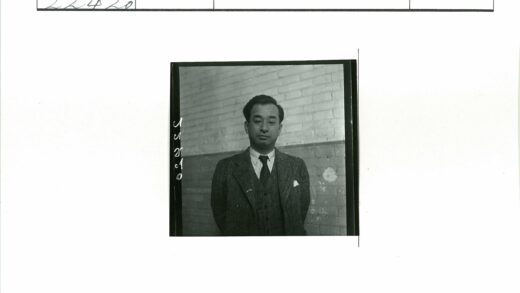 复古绅士砖墙前肖像.jpg