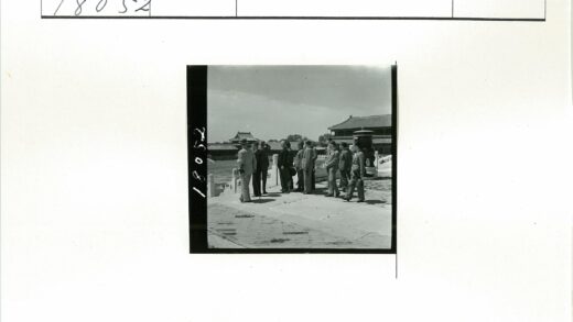 复古绅士街景传统建筑背景.jpg
