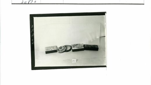 复古花卉装饰盒与121编号展示.jpg
