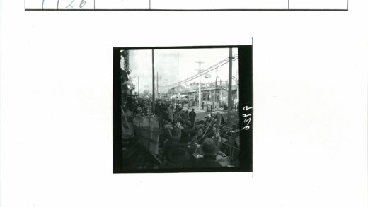 复古街市繁华生活场景.jpg