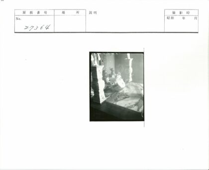 复古装饰与大理石桌面静物.jpg