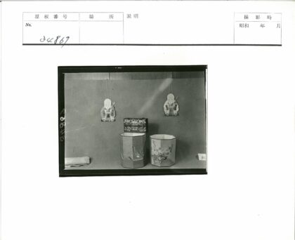 复古装饰品与六角容器展示.jpg