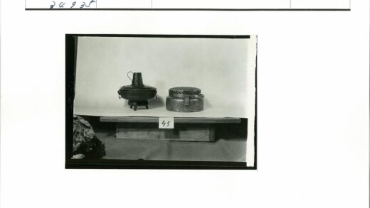复古金属容器与水壶静物展示45号.jpg