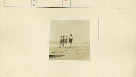 夏日沙滩泳装漫步.jpg