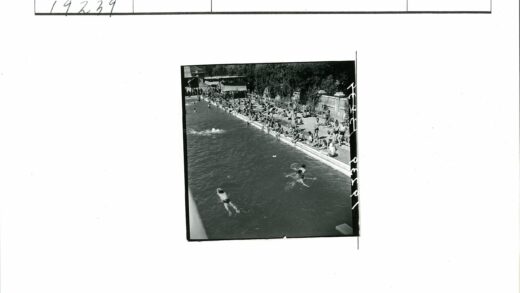 夏日泳池休闲时光.jpg
