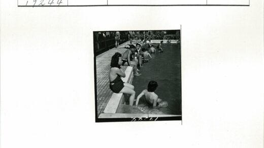 夏日泳池休闲时光.jpg