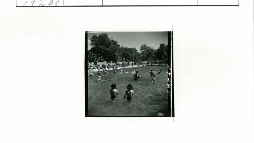 夏日泳池休闲时光.jpg