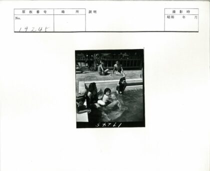 夏日泳池童趣时光.jpg