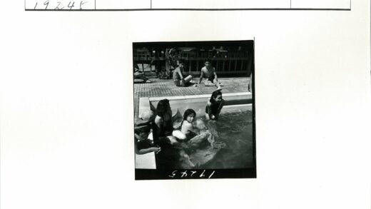 夏日泳池童趣时光.jpg